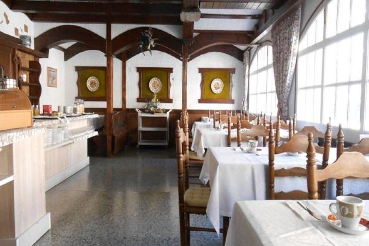 Hotel Marbella Rosas Exteriör bild