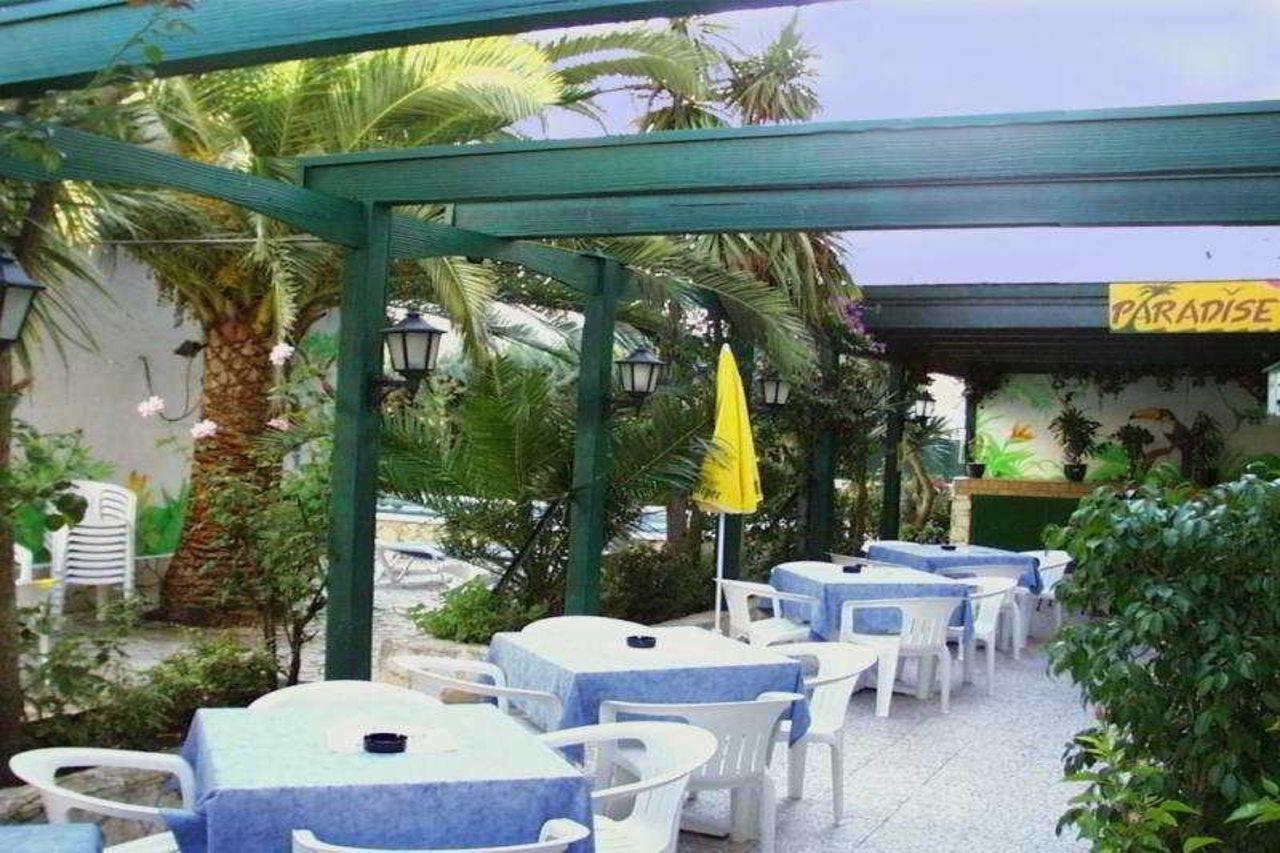 Hotel Marbella Rosas Exteriör bild