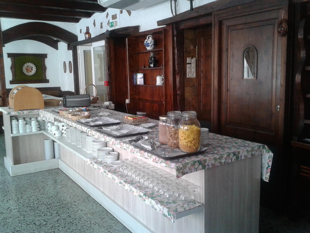 Hotel Marbella Rosas Exteriör bild