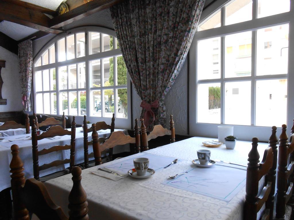 Hotel Marbella Rosas Exteriör bild