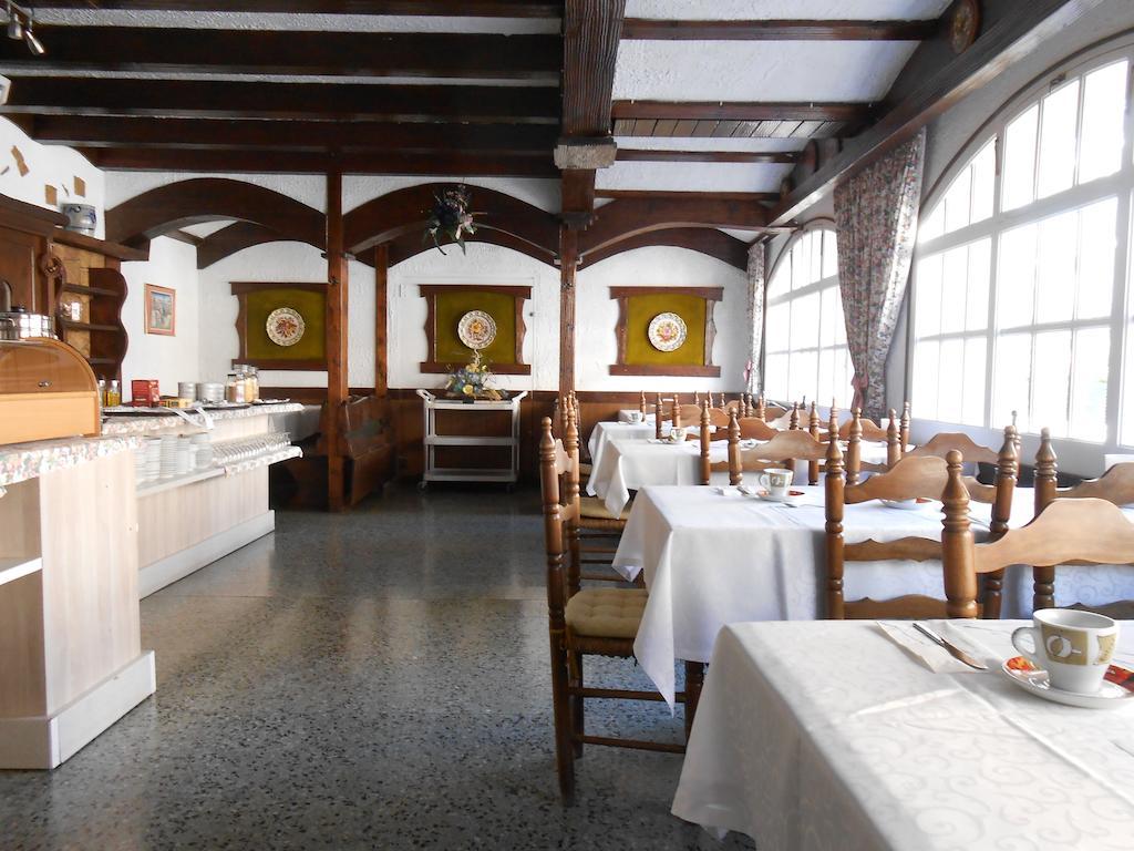Hotel Marbella Rosas Exteriör bild